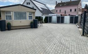 Blitz Blank Neue Messe